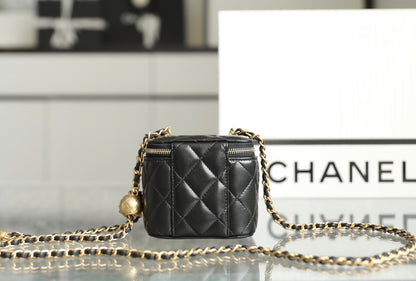 Chan New 23s Chain cosmetic bag
