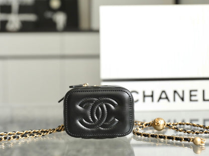 Chan New 23s Chain cosmetic bag