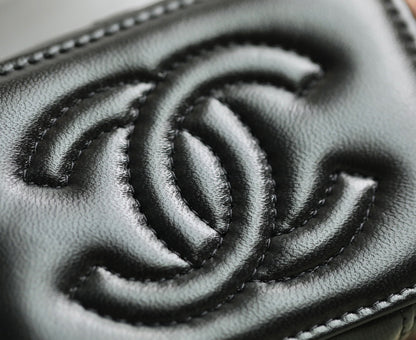 Chan New 23s Chain cosmetic bag