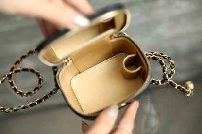 Chan New 23s Chain cosmetic bag