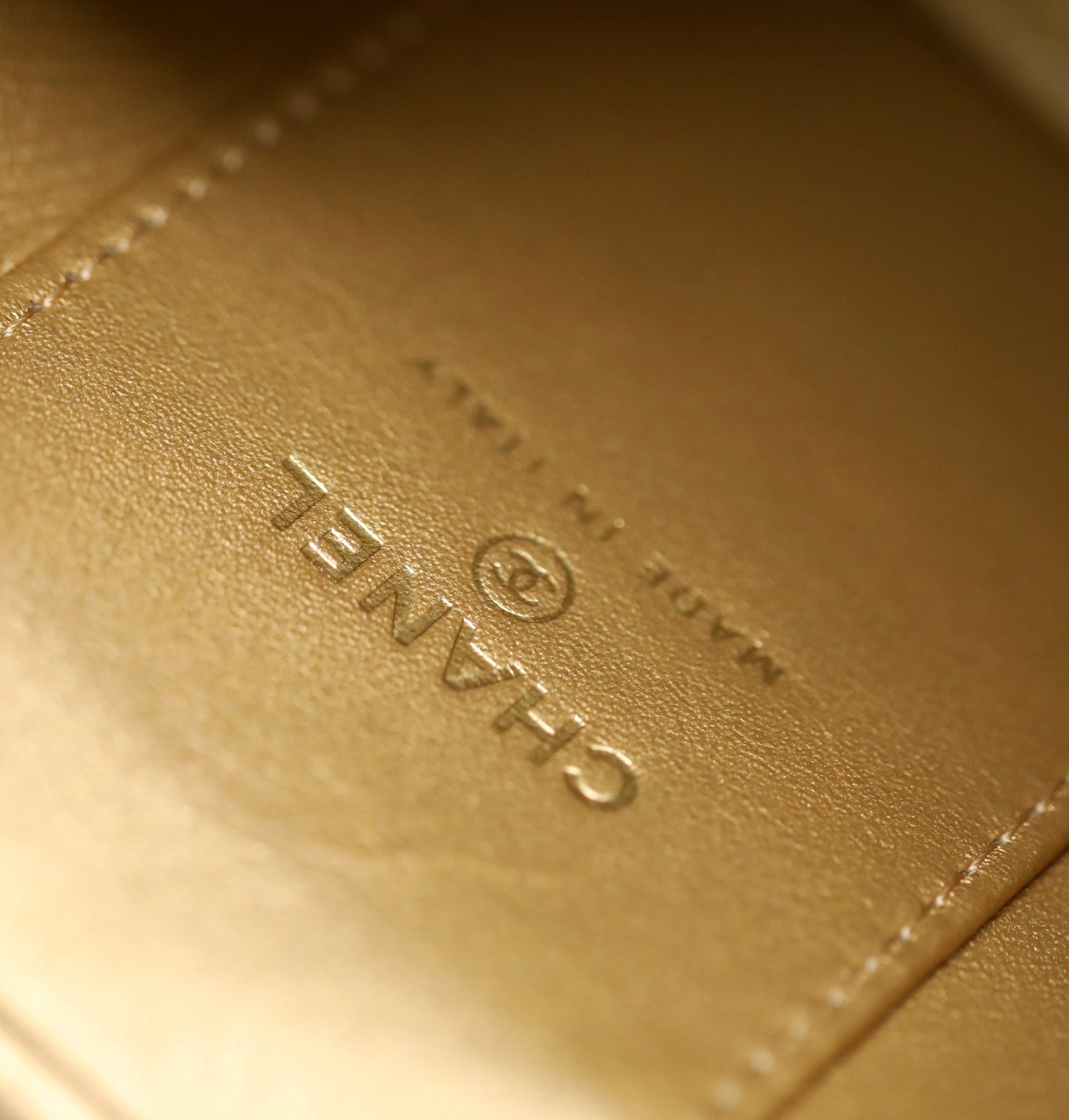 Chan New 23s Chain cosmetic bag