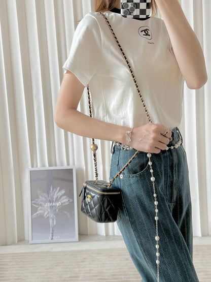 Chan New 23s Chain cosmetic bag