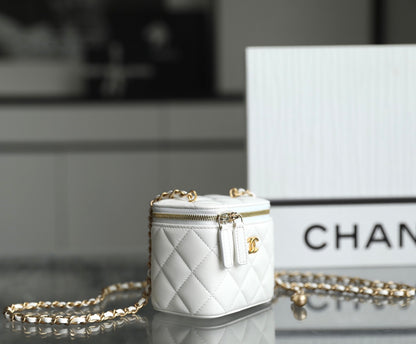 Chan New 23s Chain cosmetic bag
