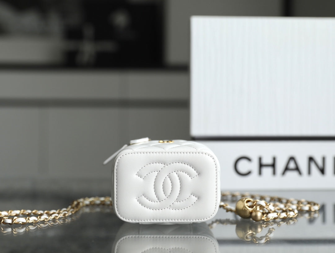 Chan New 23s Chain cosmetic bag