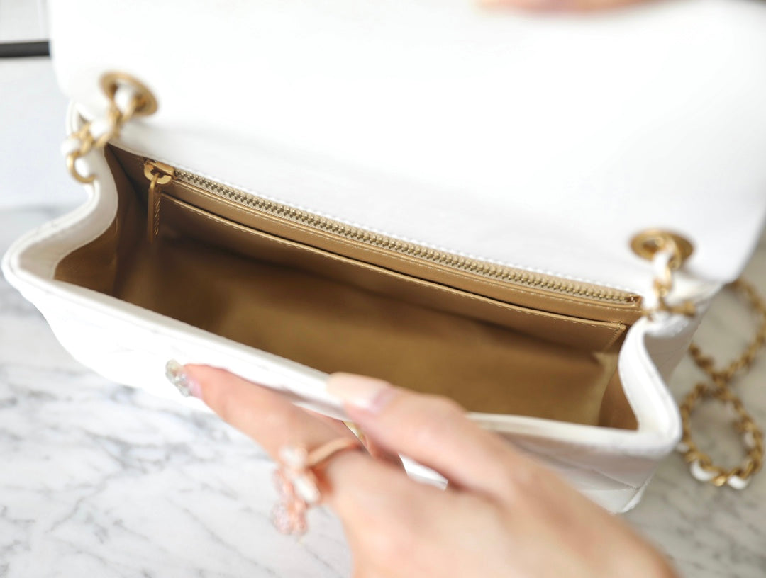 Chan New 23s Chain flap bag