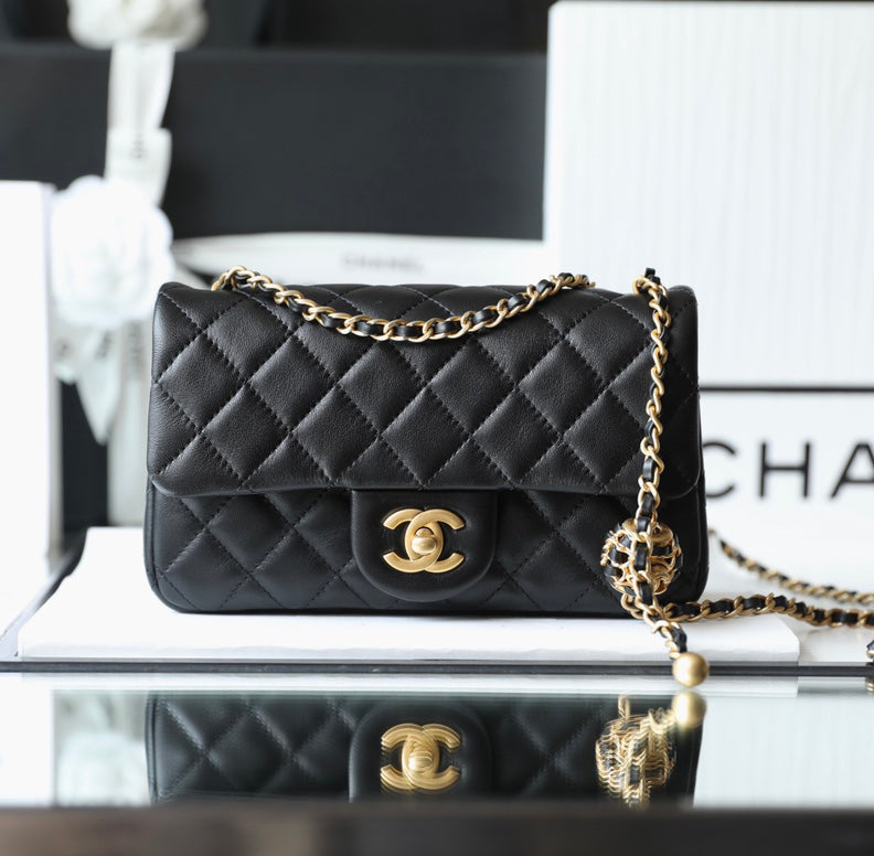 Chan New 22s Chain flap bag