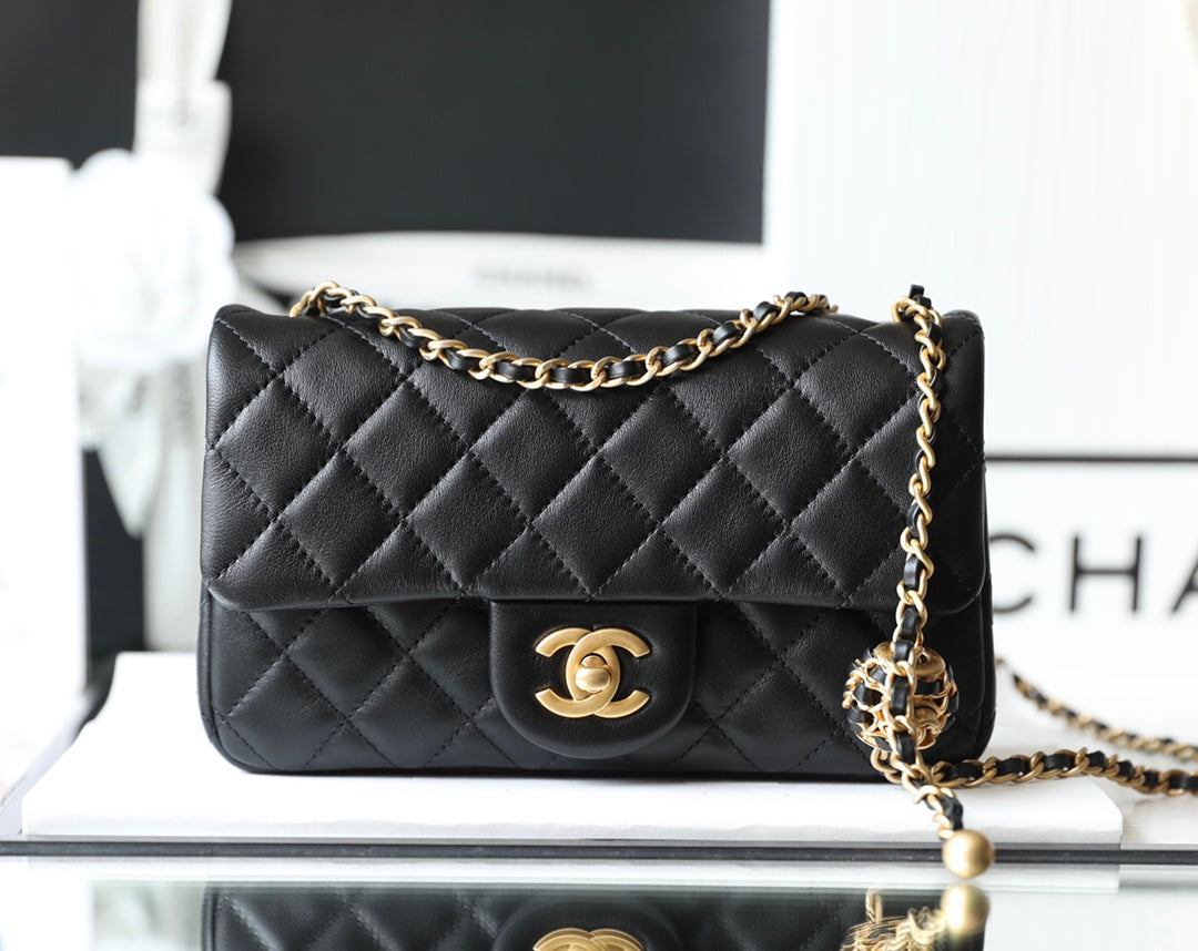 Chan New 22s Chain flap bag