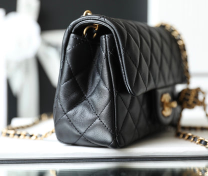 Chan New 22s Chain flap bag