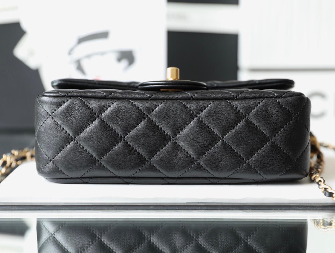 Chan New 22s Chain flap bag