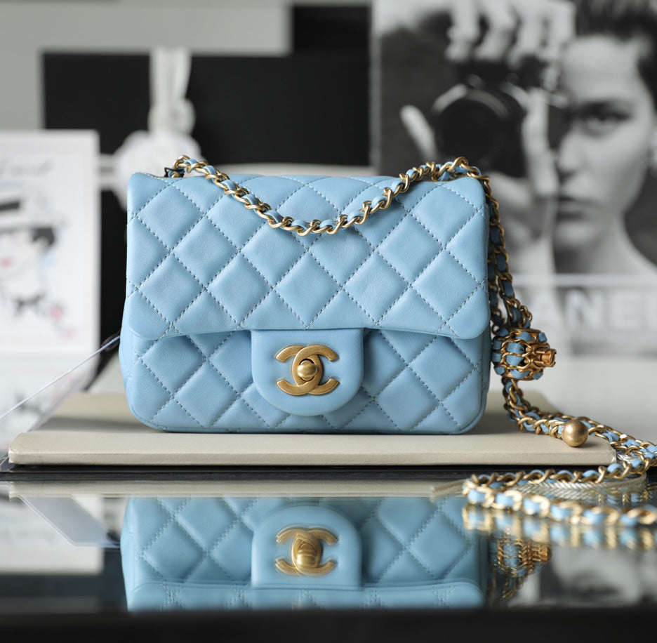 Chan New 22s Gold Globe Chain  Bag