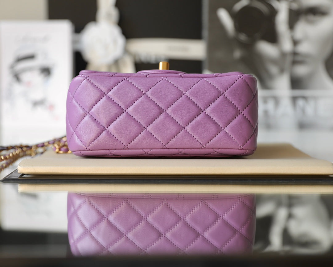 Chan New 22s Gold Globe Chain  Bag