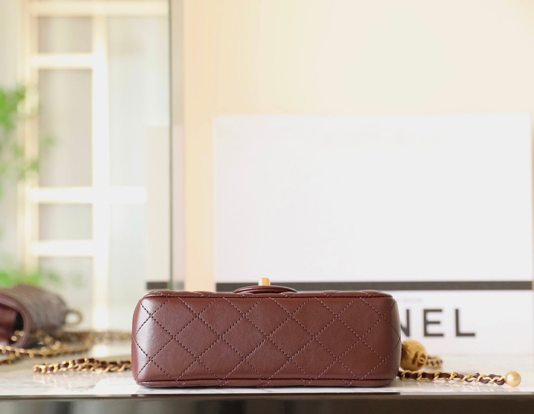 Chan New24k Chain flap bag