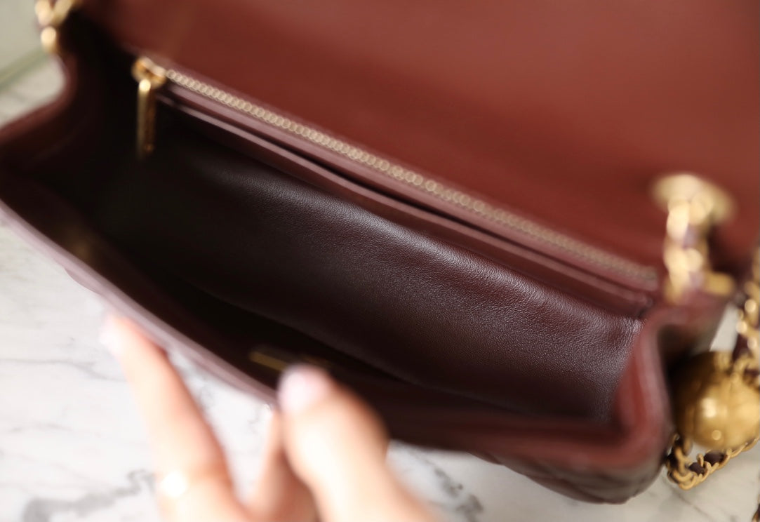 Chan New24k Chain flap bag