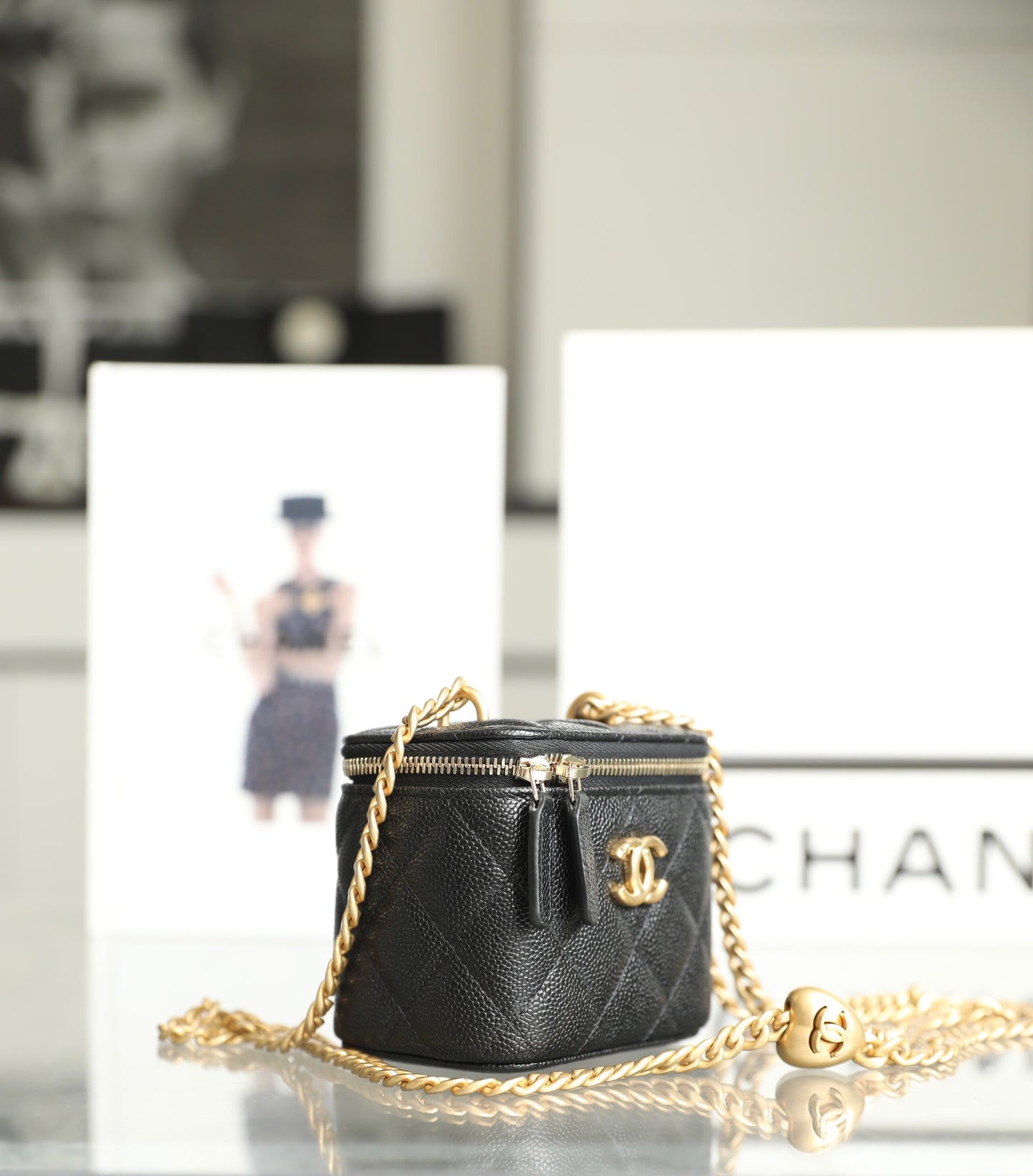 Chan New 23p box bag