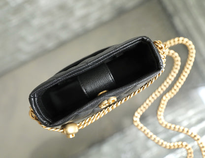 Chan New 23p Heart-shaped HoBo bag