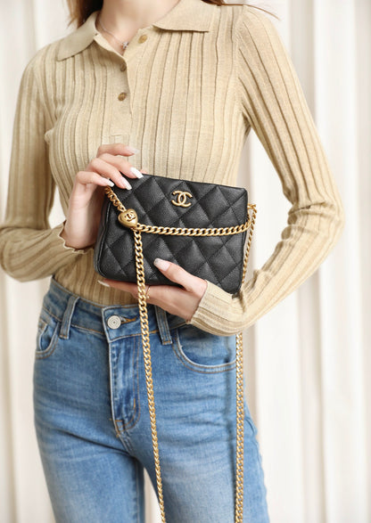 Chan New 23p Heart-shaped HoBo bag