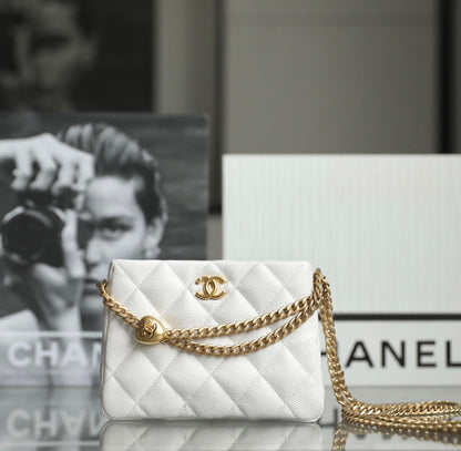 Chan New 23p Heart-shaped HoBo bag