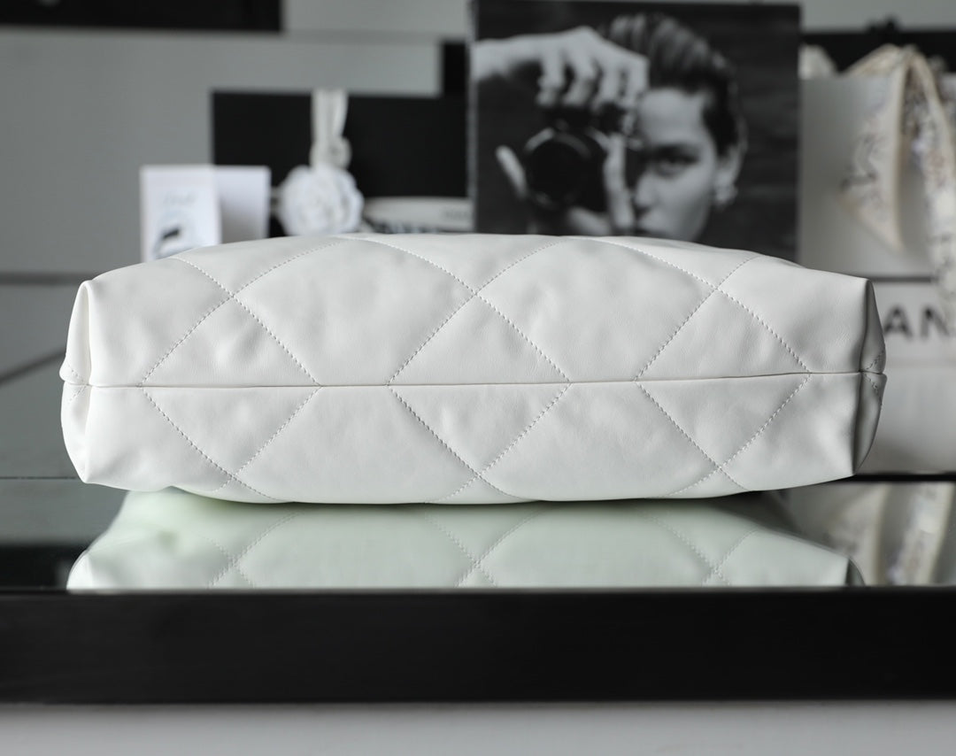 Chan New 22bag medium tote bag