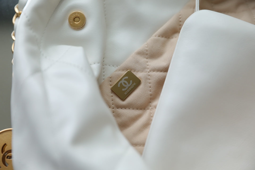 Chan New 22bag medium tote bag