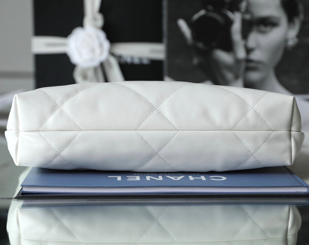 Chan New 22bag medium tote bag