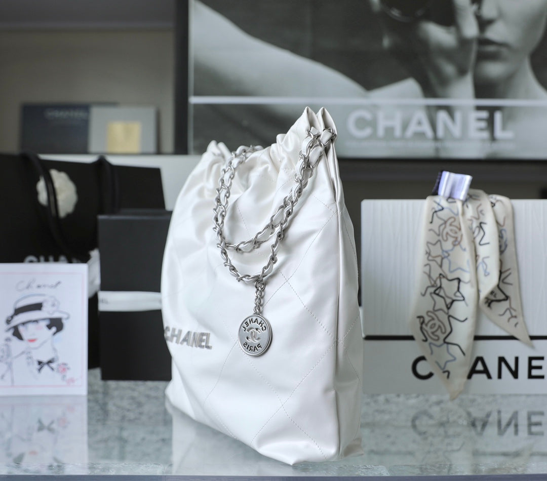 Chan New 22bag tote bag