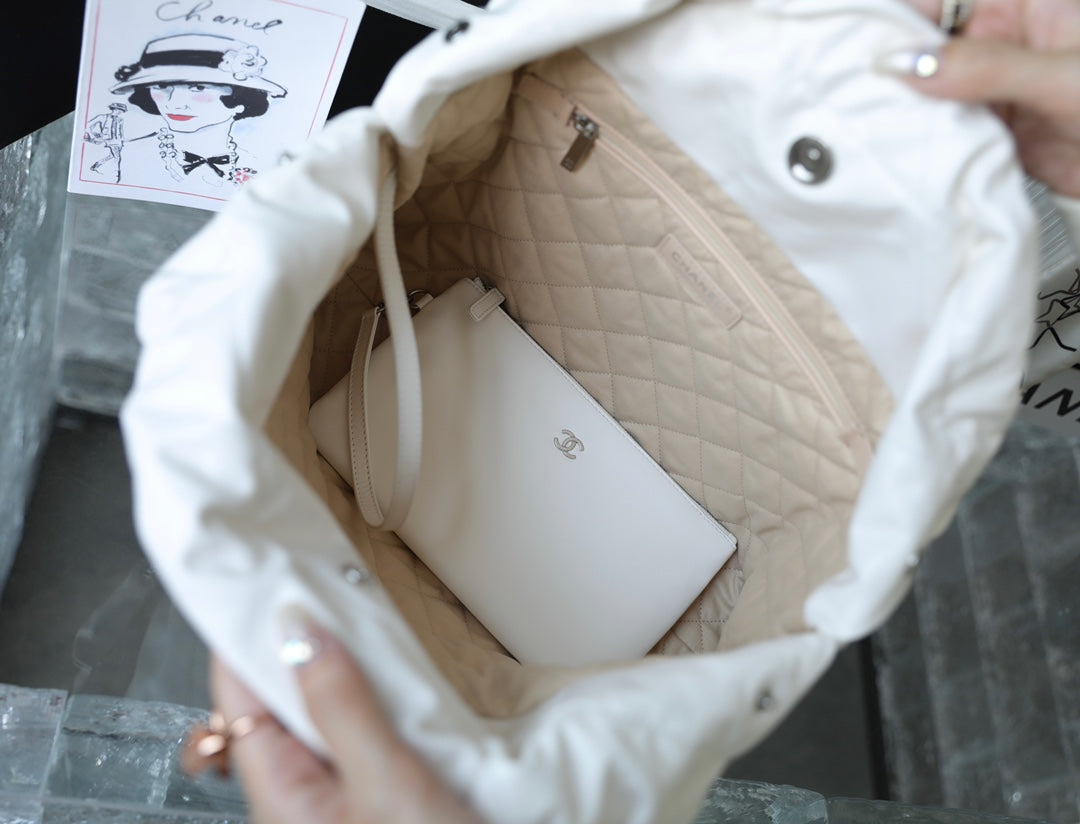 Chan New 22bag tote bag