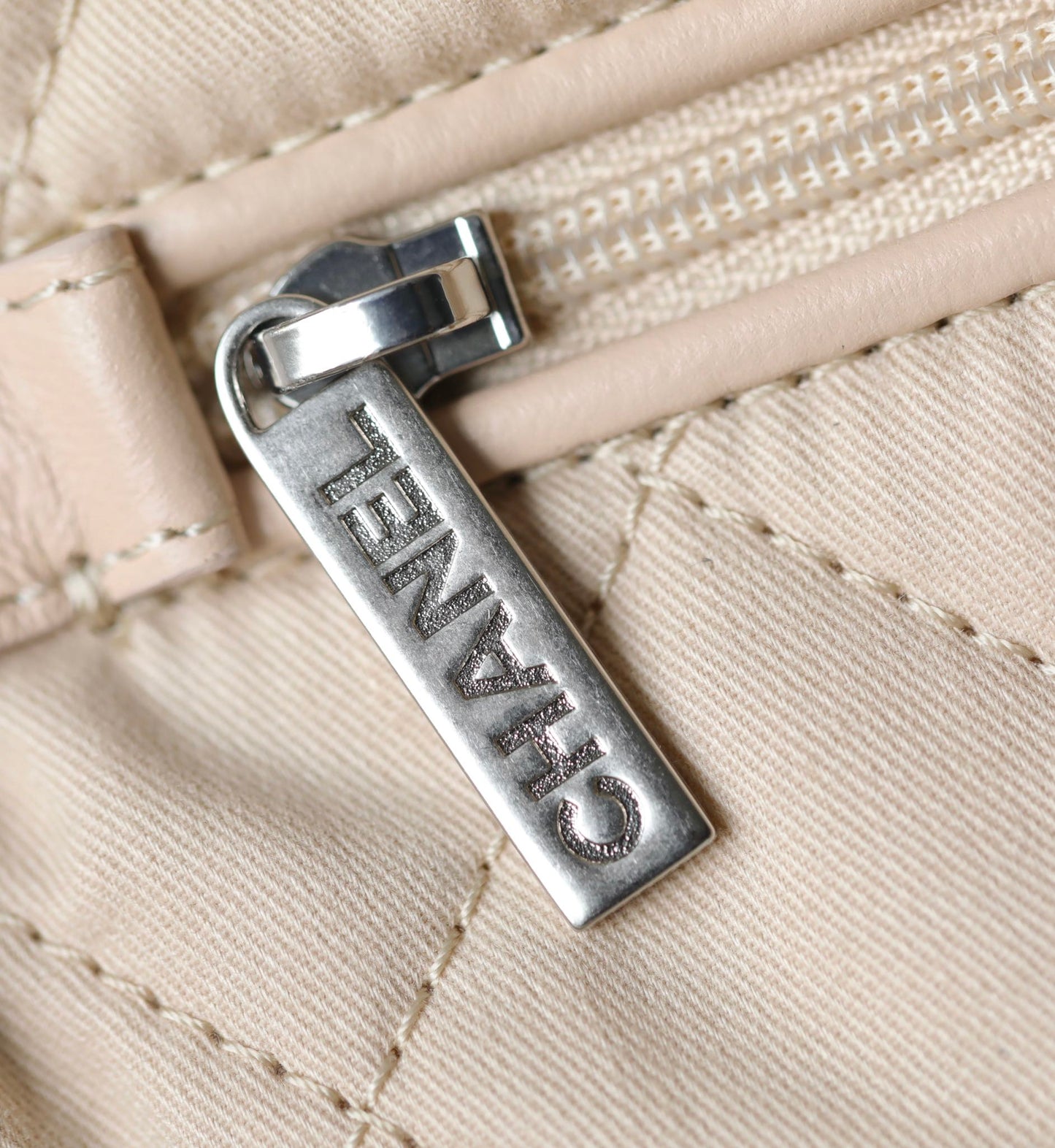 Chan New 22bag tote bag