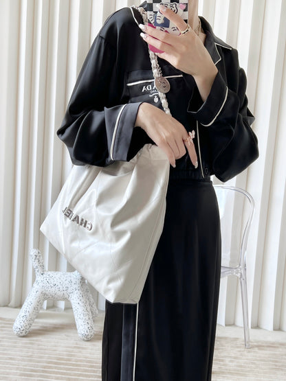 Chan New 22bag tote bag
