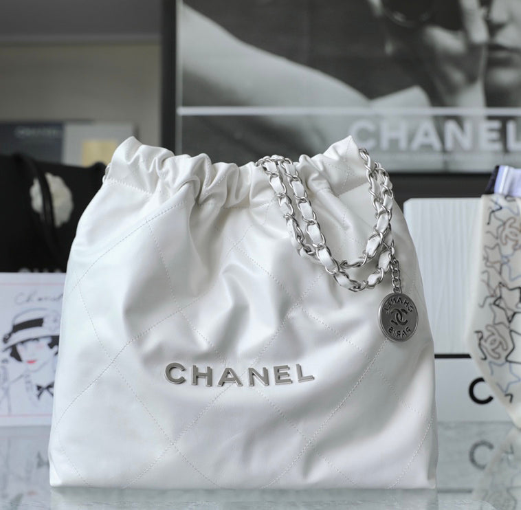 Chan New 22bag tote bag