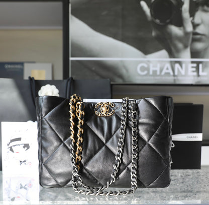 Chan New 22k shopping bag