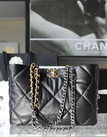 Chan New 22k shopping bag