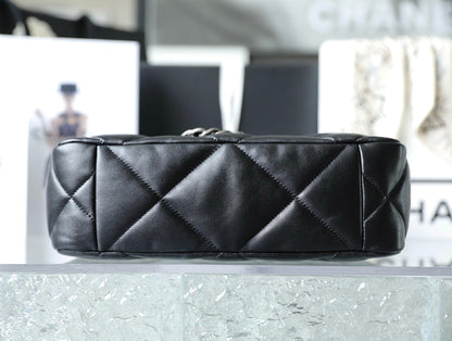 Chan New 22b shopping bag