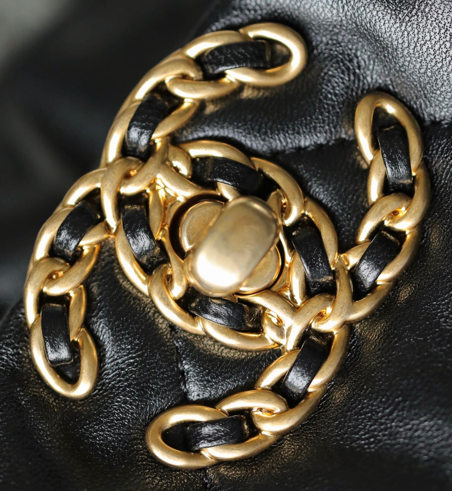 Chan New 22b shopping bag