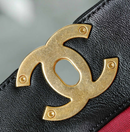 Chan New 22b shopping bag