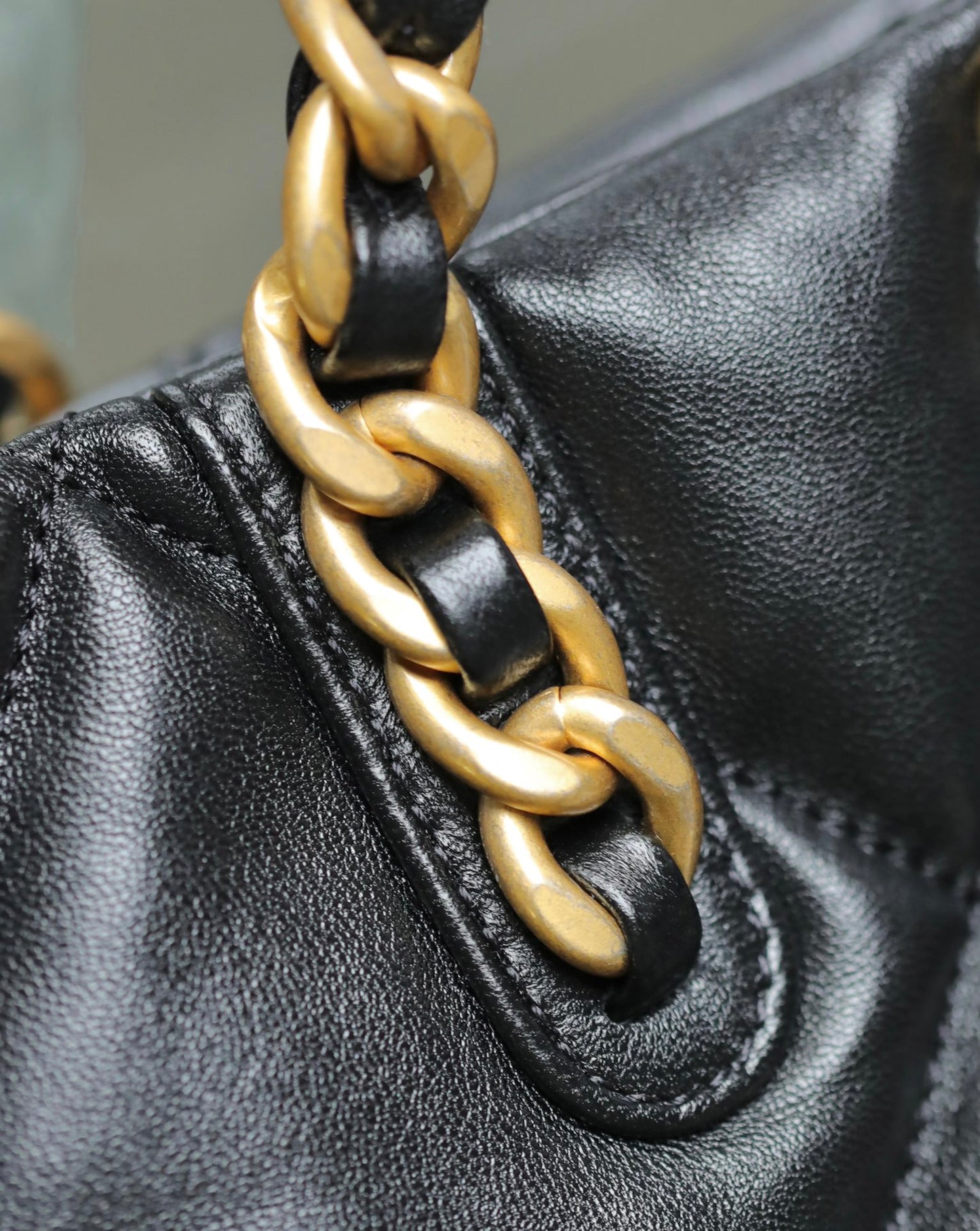 Chan New 22b shopping bag