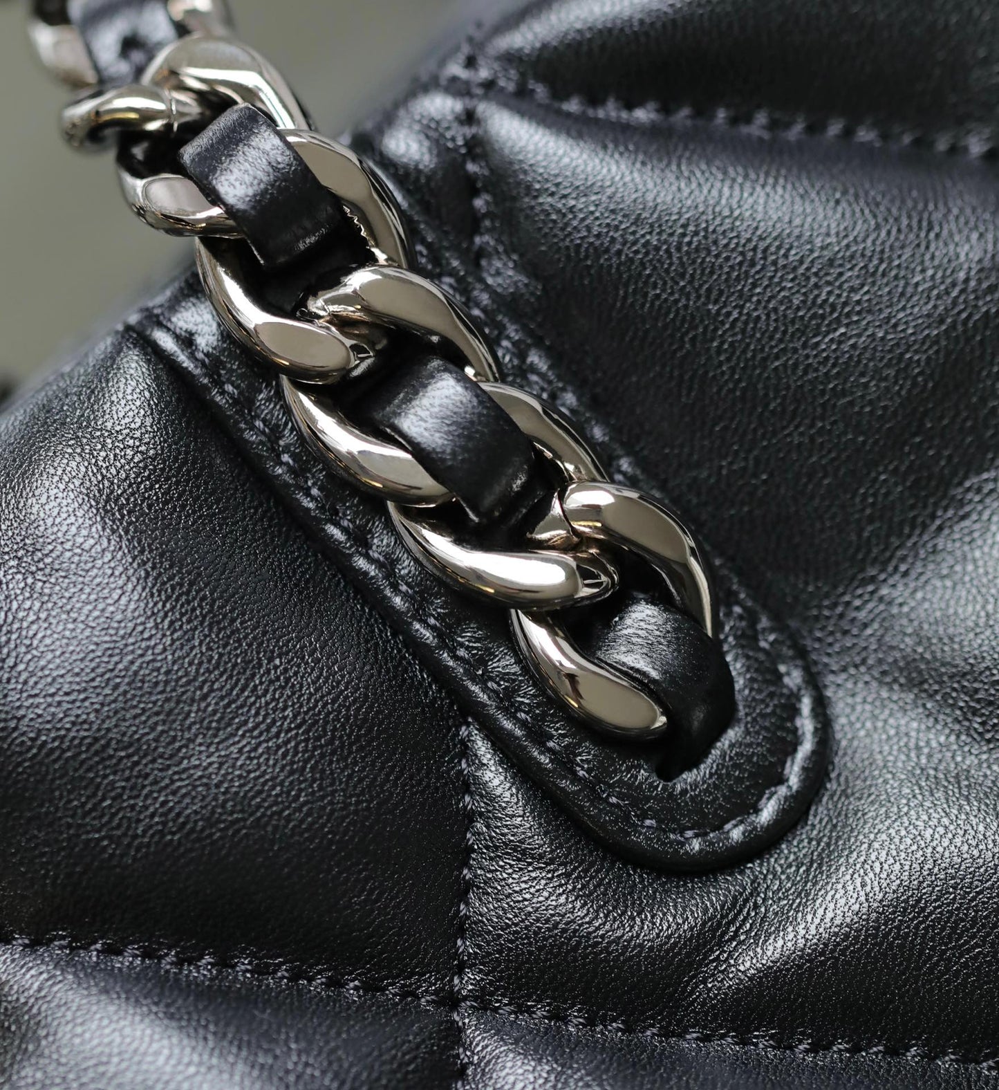 Chan New 22b shopping bag