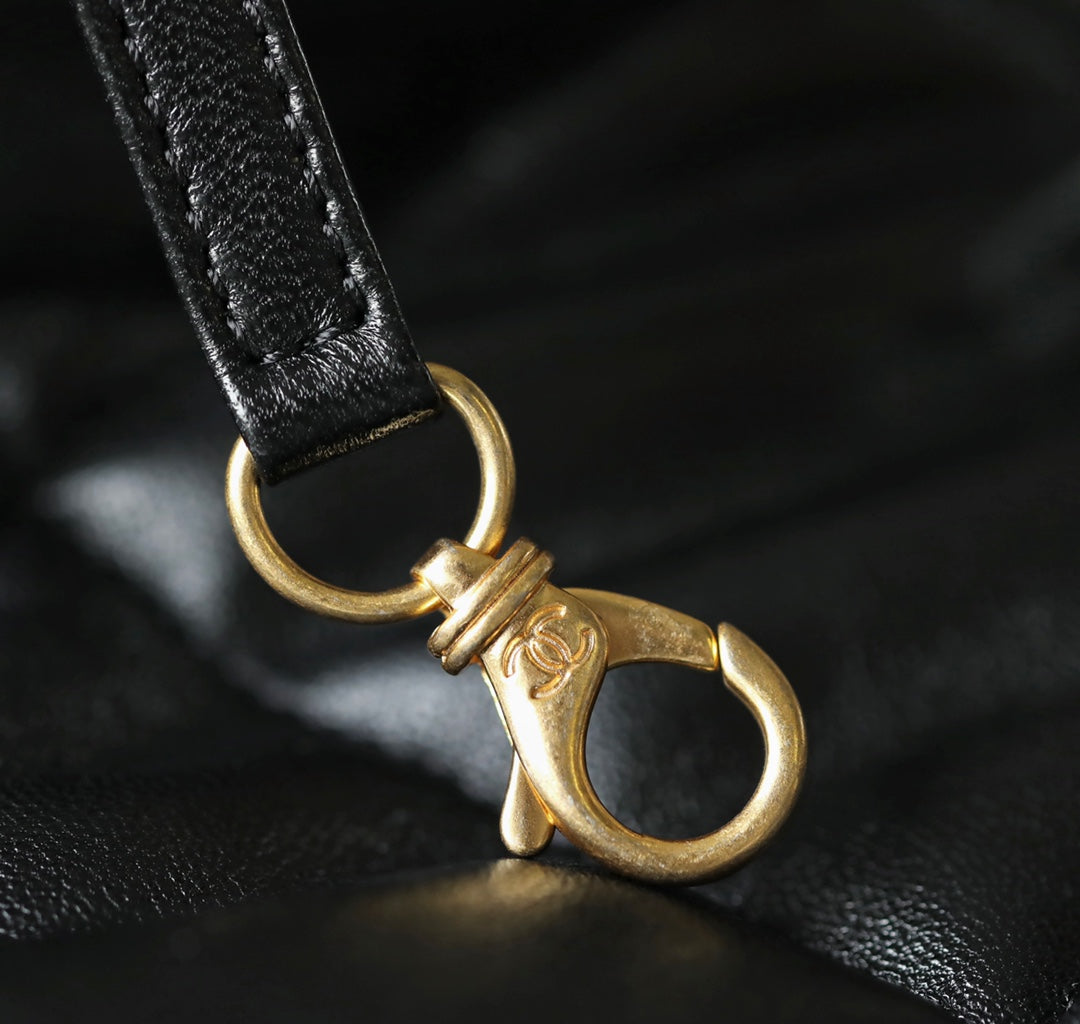 Chan New 22b shopping bag