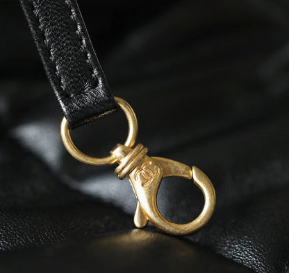 Chan New 22b shopping bag