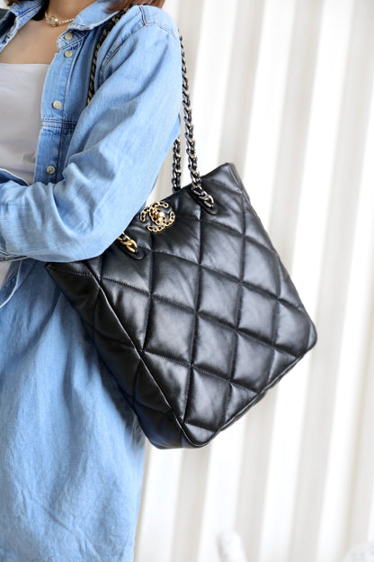 Chan New 22b shopping bag