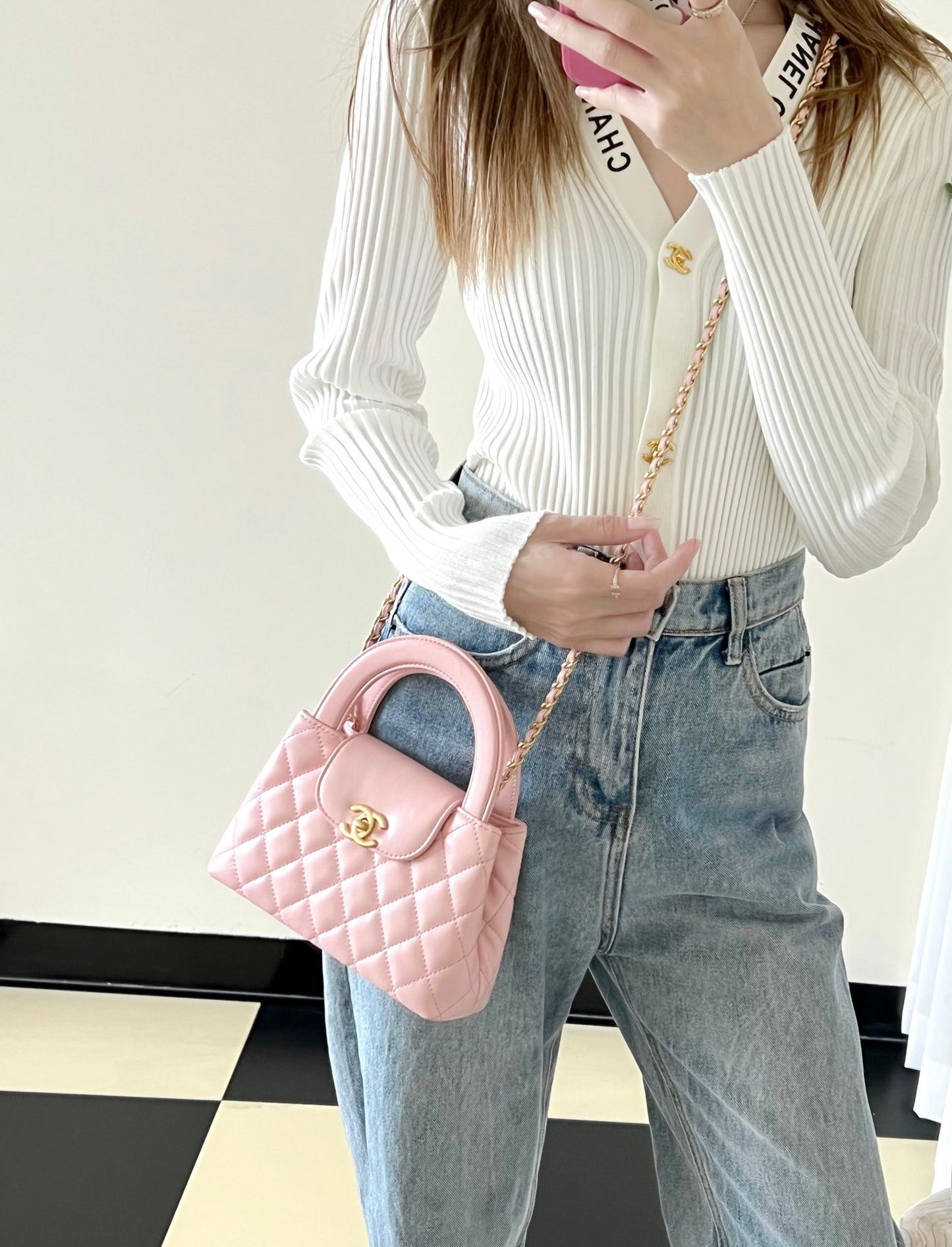 Chan New 23s kelly Hand chain bag