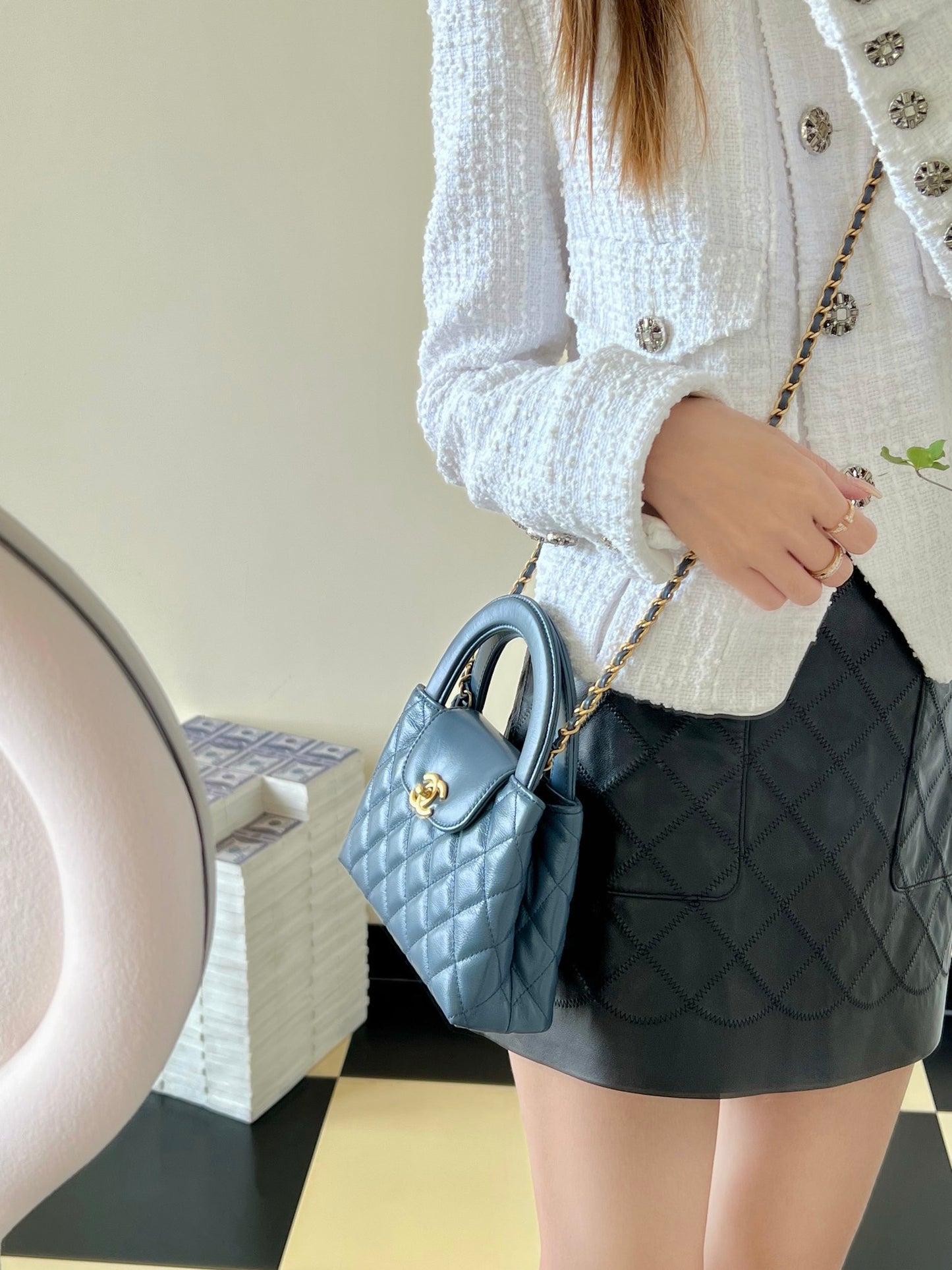 Chan New 23s kelly Hand chain bag