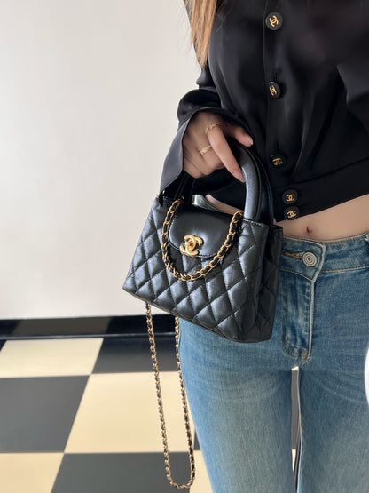 Chan New 23k kelly Hand chain bag