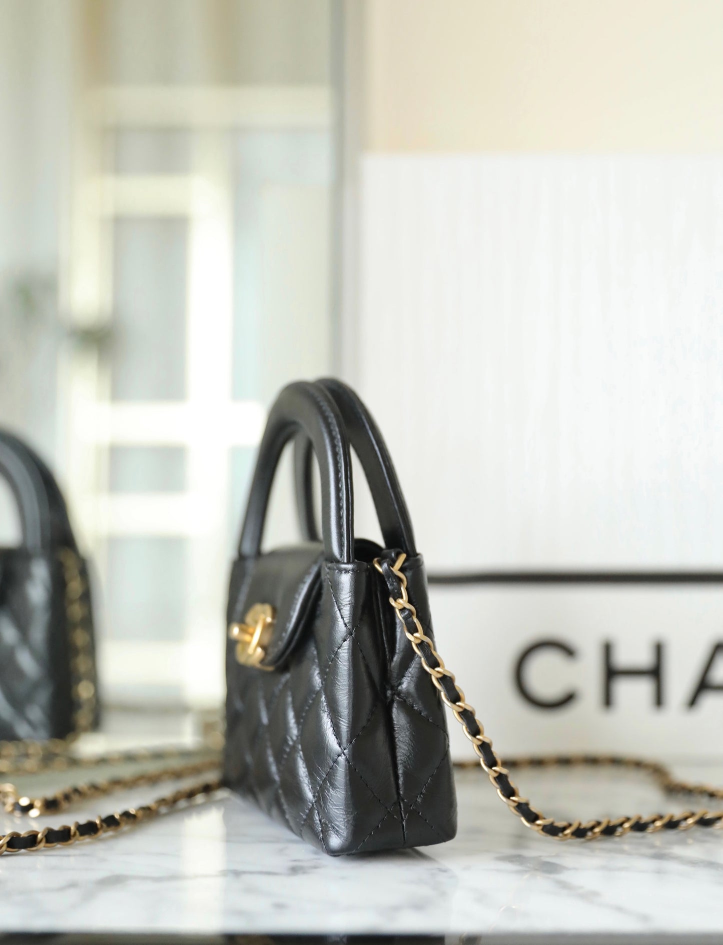 Chan New 23k kelly Hand chain bag