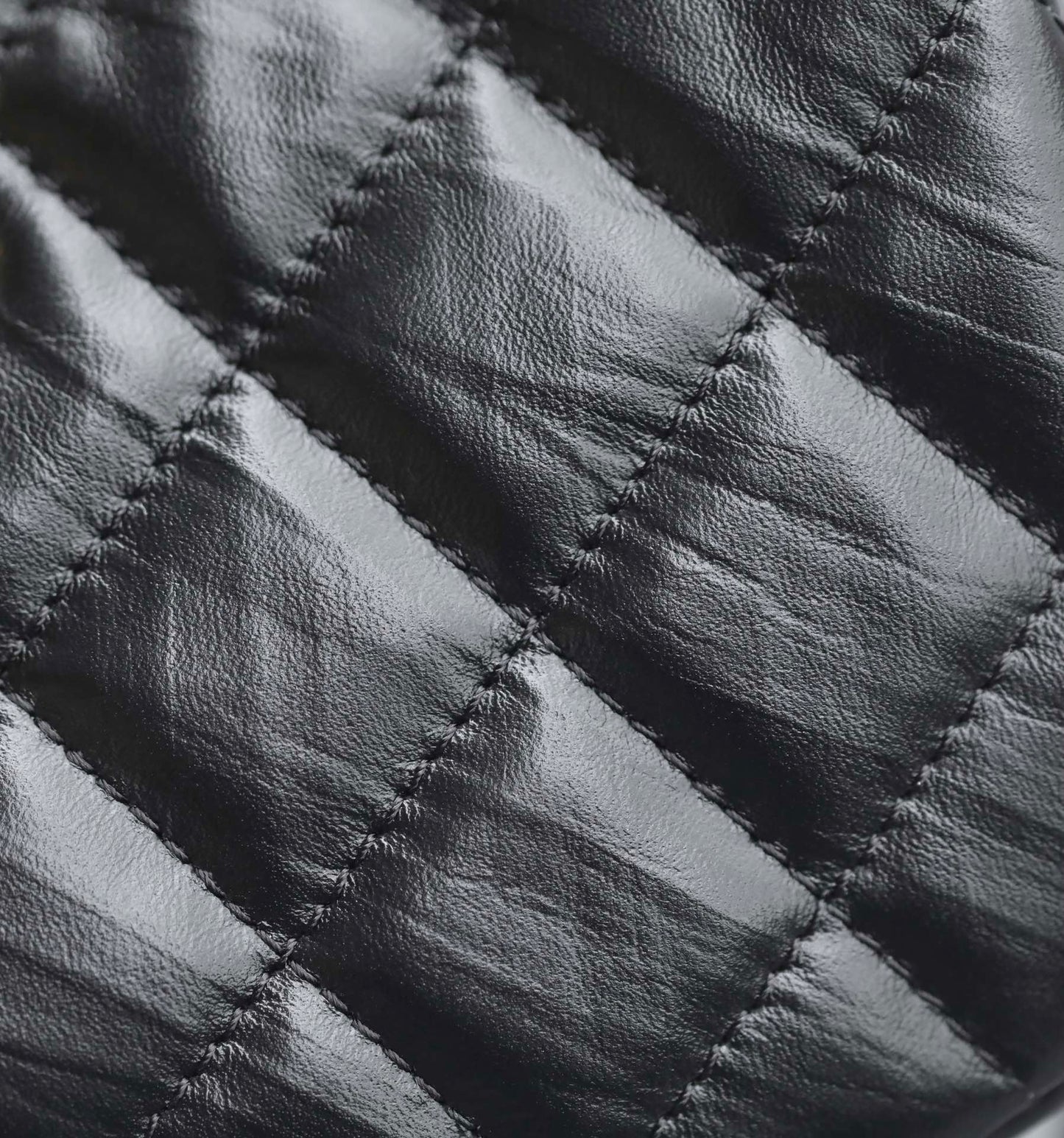 Chan New 19 hobo armpit bag