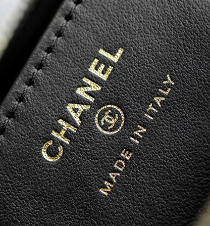 Chan New 19 hobo armpit bag