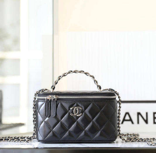 Chan New 23k Long makeup box bag