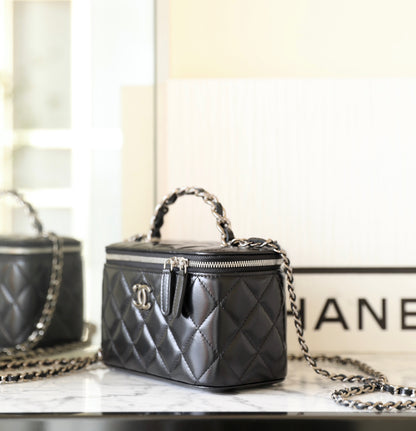 Chan New 23k Long makeup box bag