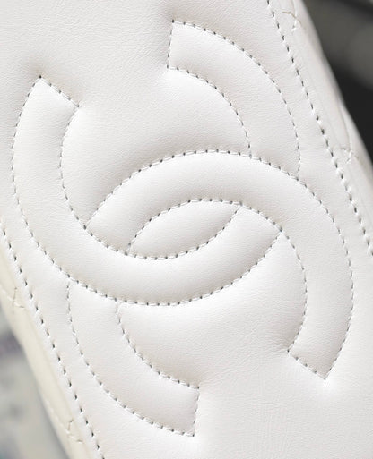 Chan New 23k Long makeup box bag