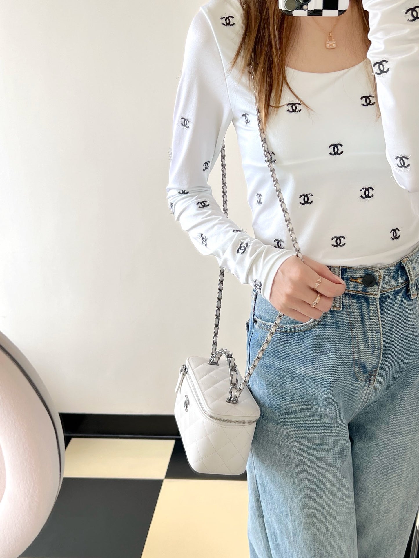 Chan New 23k Long makeup box bag