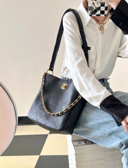 Chan New 23A Woven shoulder strap hippie bag